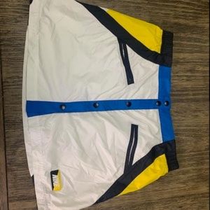 NIKE STREETWEAR SKIRT SIZE LARGE